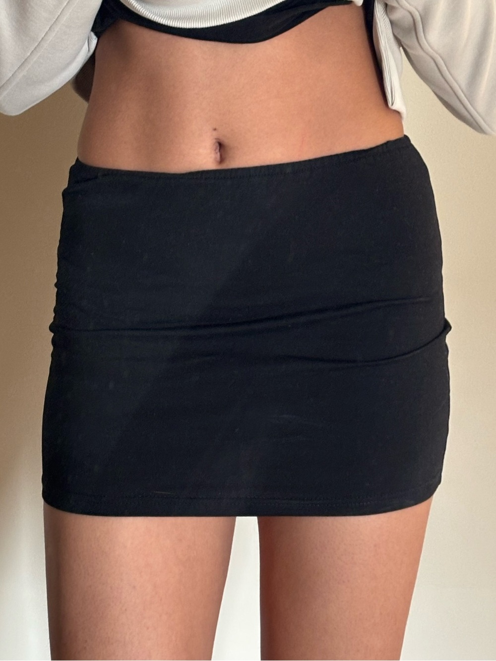Edikted Black Mini Skirt - Sleek Stretch Fit